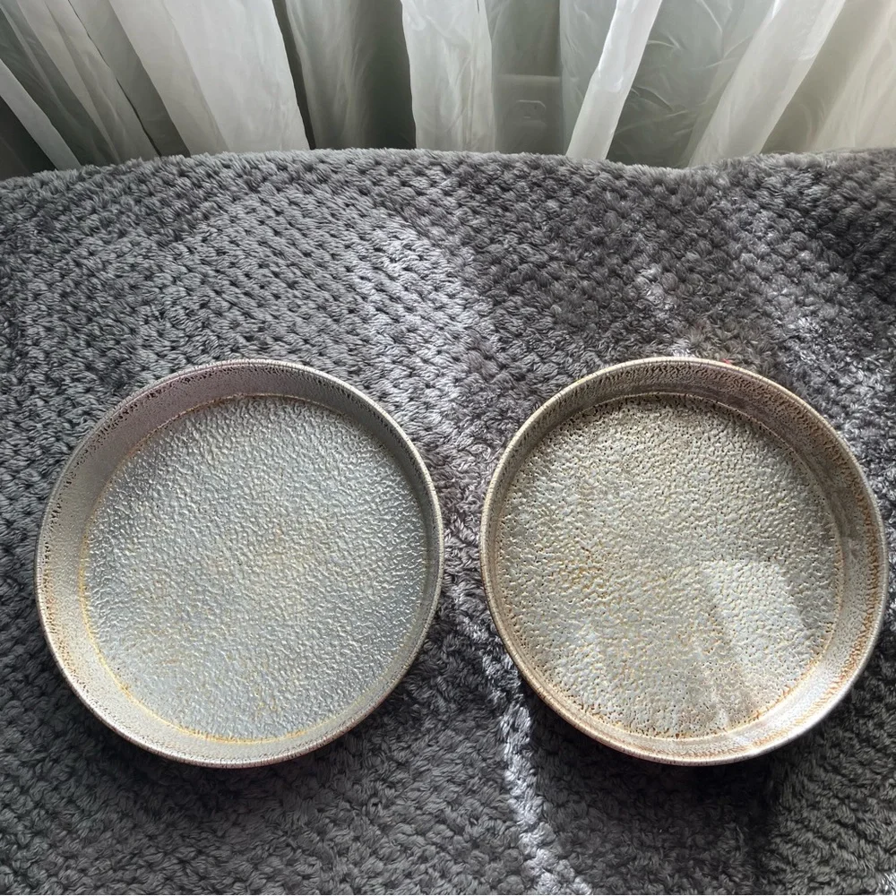 (2) Vintage, Mid-Century, Cottagecore, Farmhouse, Textured 8” Metal Cake Pans